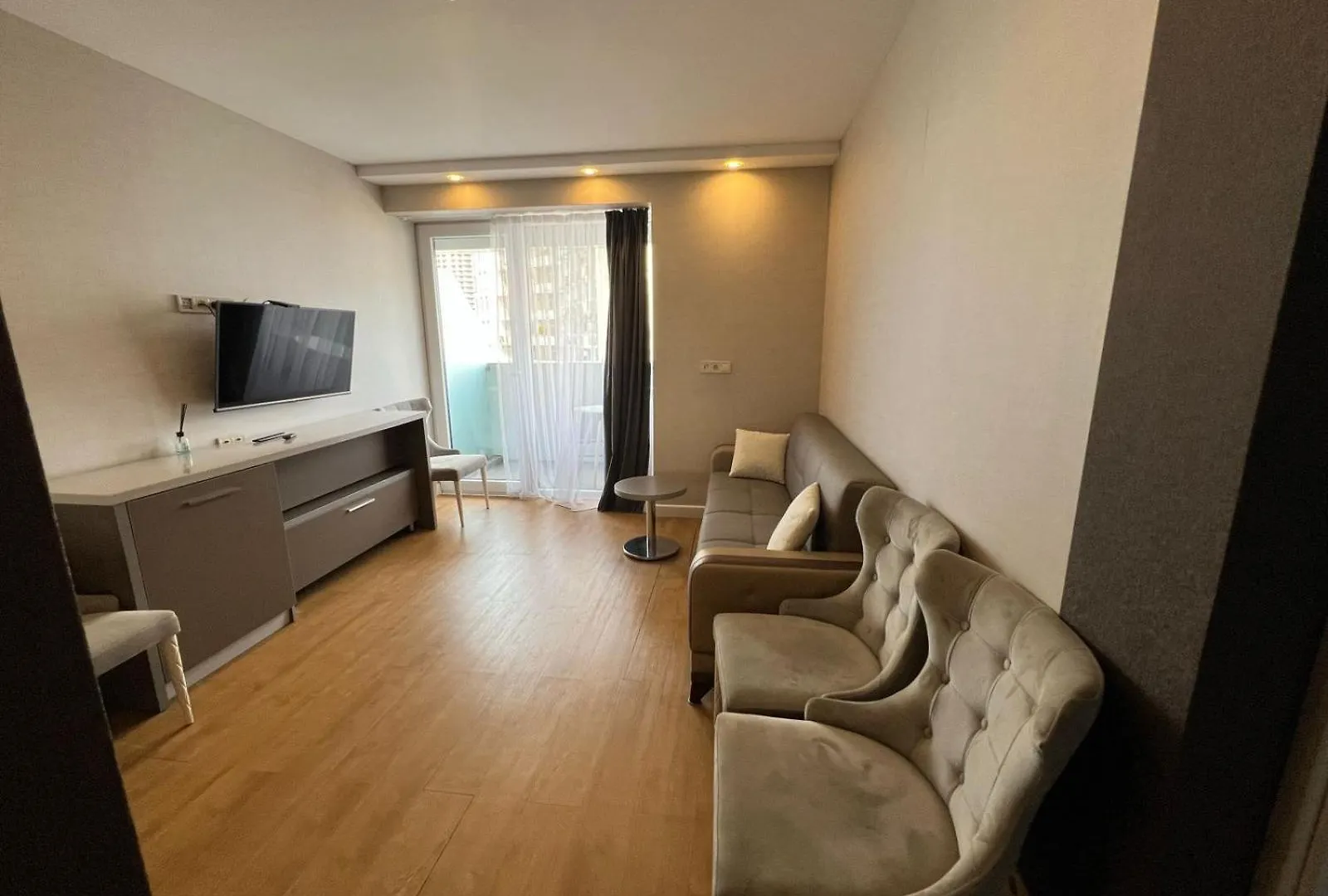 Batumi Courttyard Great Holidays 0*,  Georgia
