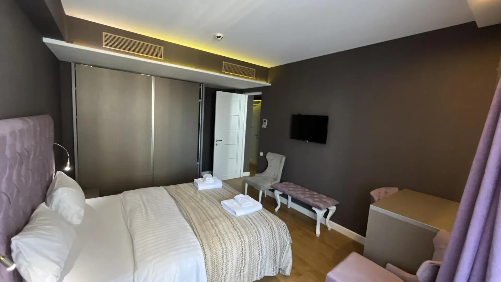 Batumi Courttyard Great Holidays 0*,