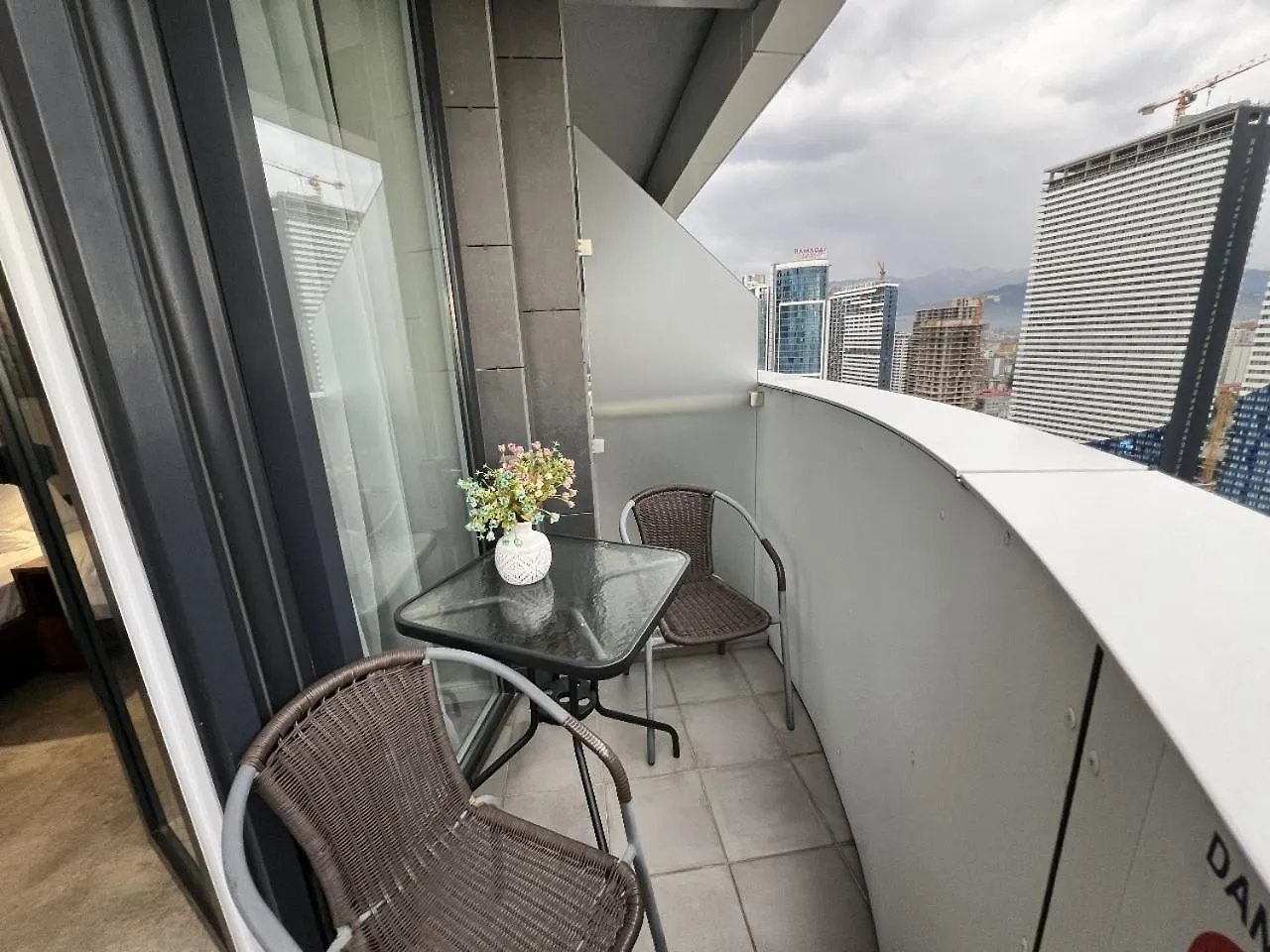 Batumi Courttyard Great Holidays 0*,